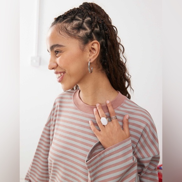 Lioness bloom long sleeve crew neck boxy t-shirt in pink stripes - Picture 3 of 13